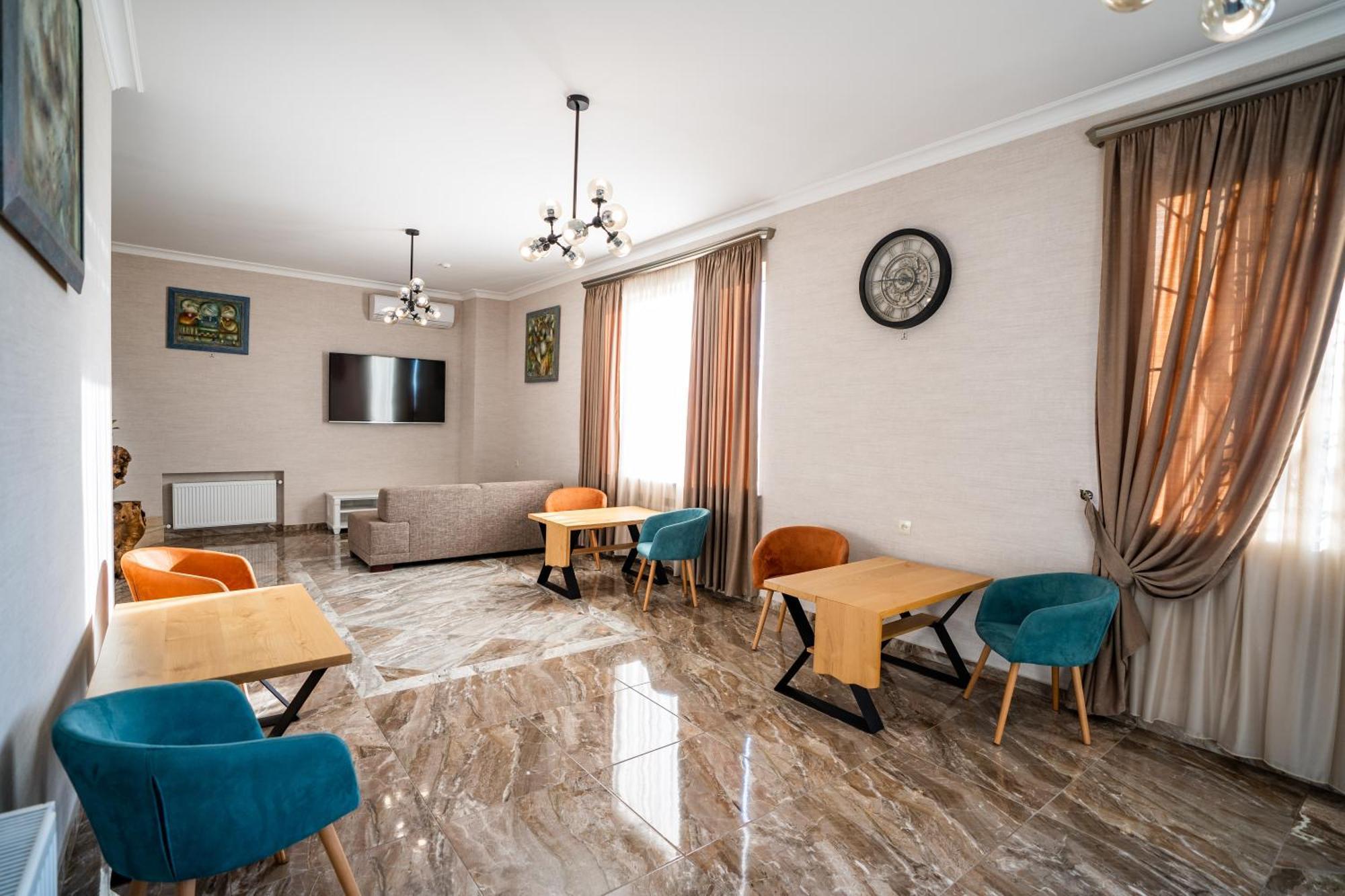 Siberia Hotel Tiflis Dış mekan fotoğraf The lobby of the hotel