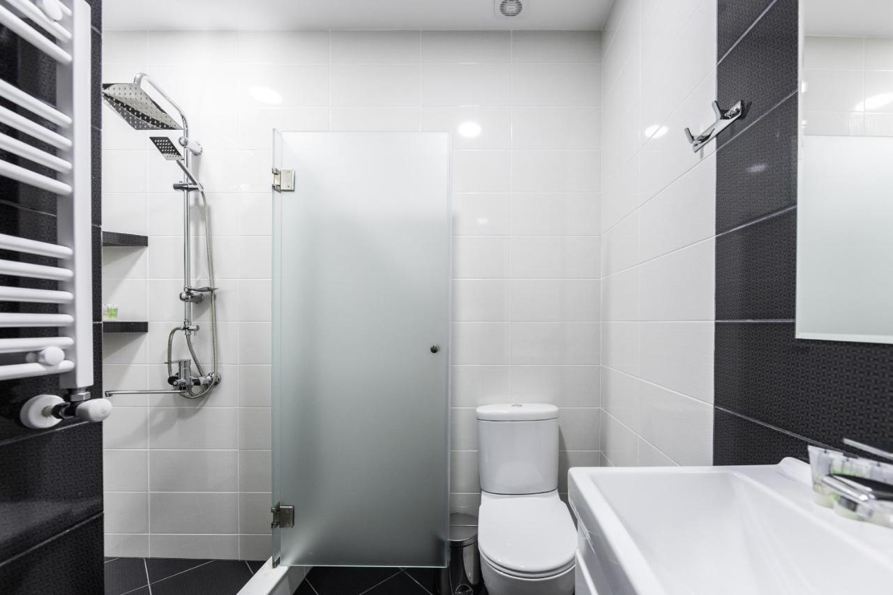 Siberia Hotel Tiflis Dış mekan fotoğraf A modern bathroom